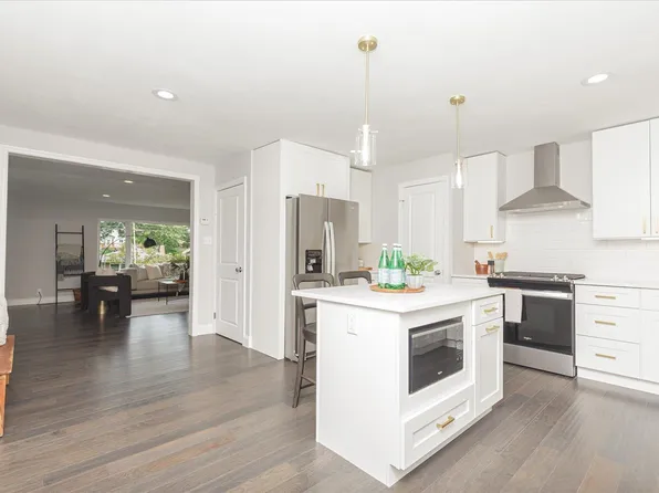 2450 Cecelia Ave, Saint Louis, MO 63144
