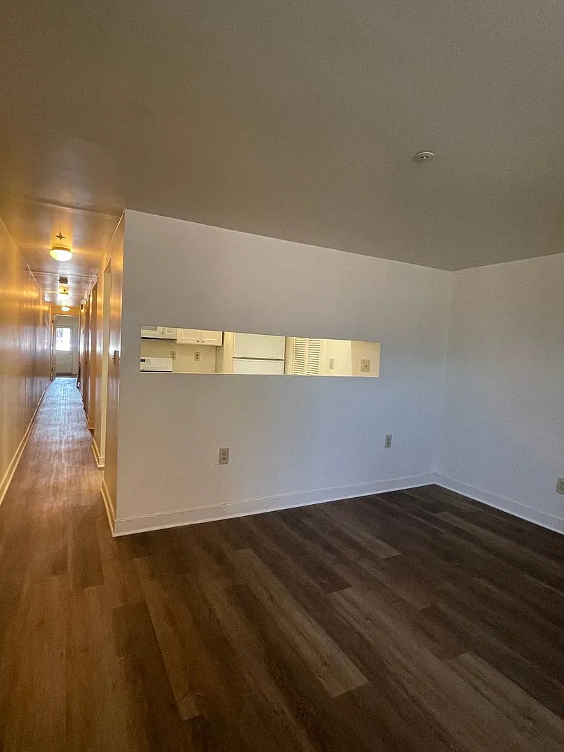 221 E. Preston St — Photo 2