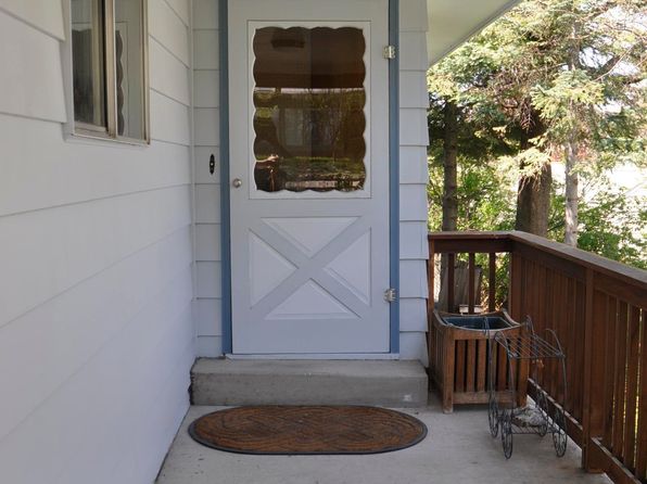 1025 NE Creston Ln, Pullman, WA 99163