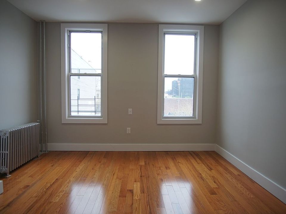 1st image of 1507 Gates Ave #2C