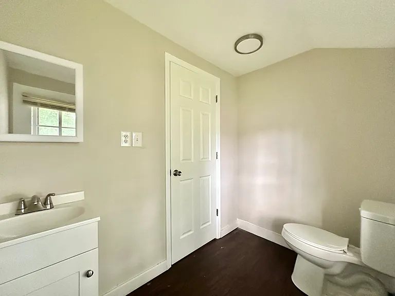 717 Jackson Blvd — Photo 8