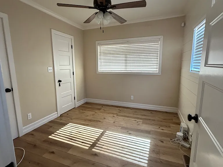 425 Daisy Ave — Photo 2