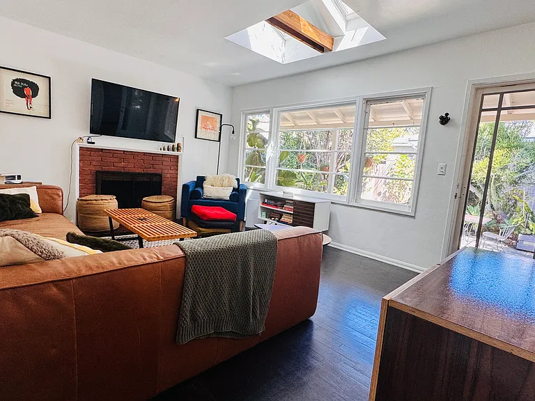 674 E Flower Ave — Photo 5
