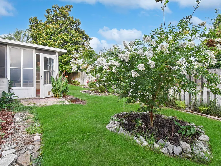 444 Island View Cir — Photo 10