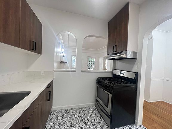 4th image of 639 N Spaulding Ave #647-1/4