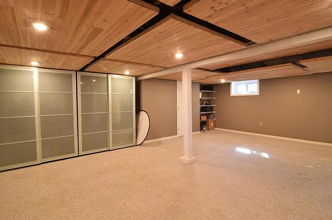 208 N Oak Ave — Photo 18