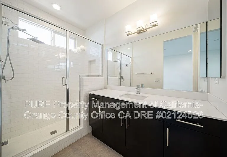 661 W 17th St — Photo 38