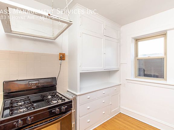 2nd image of 4833 N Hoyne Ave APT 2A