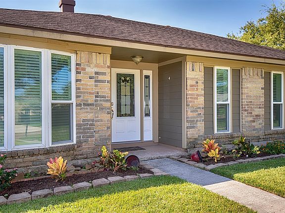 3rd image of 6611 Dusty Dawn Dr