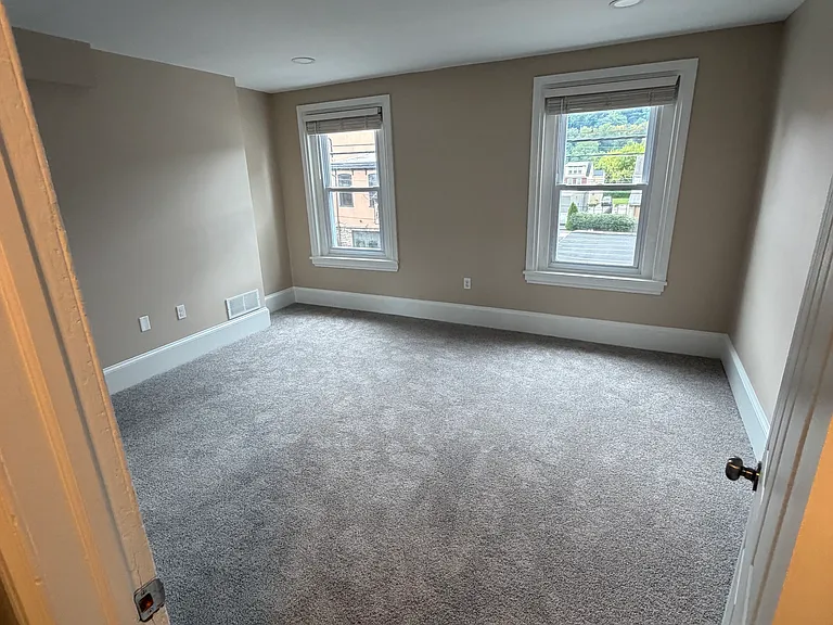 726 E Hector St — Photo 21