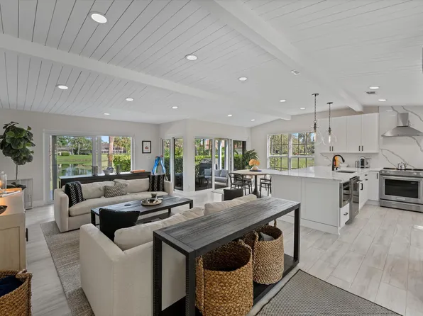 2235 Las Brisas Court, Wellington, FL 33414