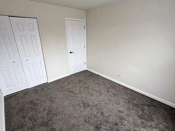 5th image of 210 E Court Of Shorewood APT 6