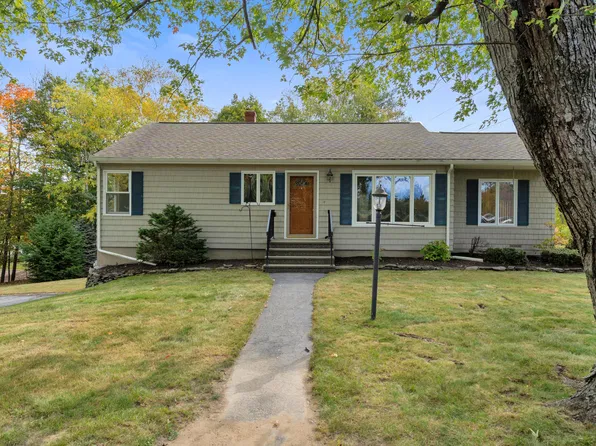 34 Rosewood Avenue, Lewiston, ME 04240