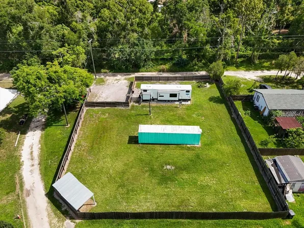 322 Canning Plant Rd, Seffner, FL 33584