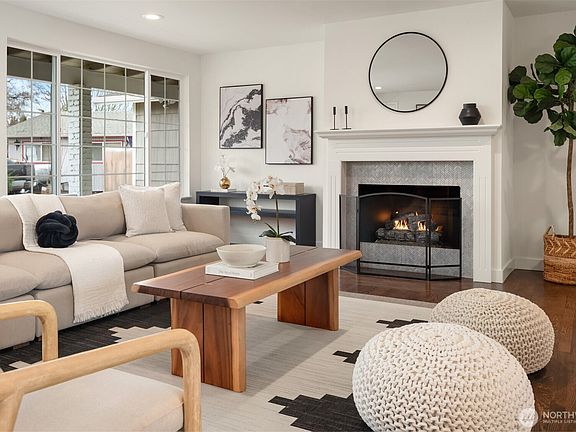 5th image of 3128 N Claremont Place