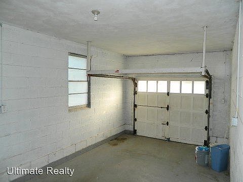 5th image of 2640 W Tennyson Ave