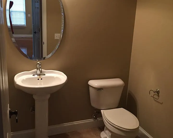 708 Stratford Ave — Photo 9