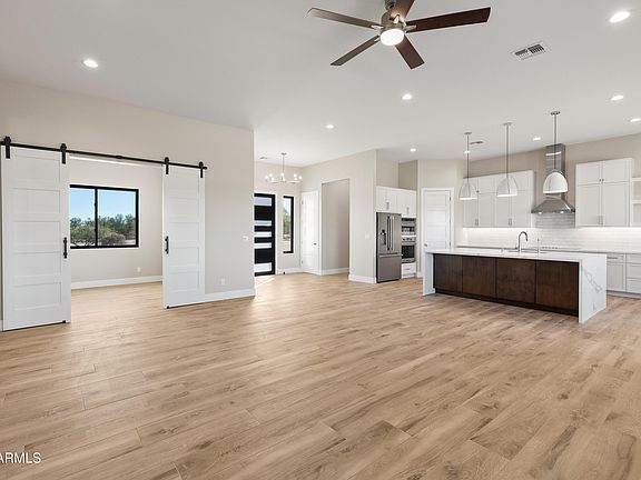 2nd image of 15424 E Dixileta Drive
