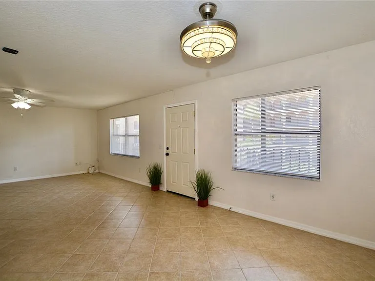 6150 Gulfport Blvd S — Photo 15