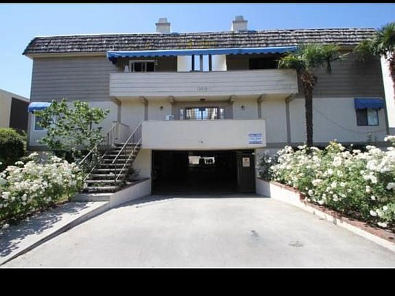 3rd image of 12310 Burbank Blvd APT 1