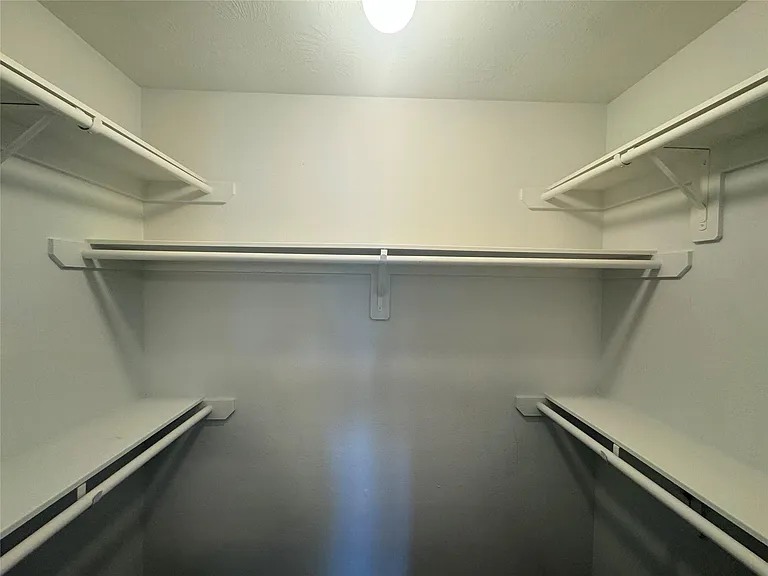 8107 Gran Villa Dr — Photo 35