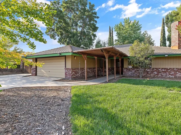 1204 E Cambridge Avenue, Visalia, CA 93292