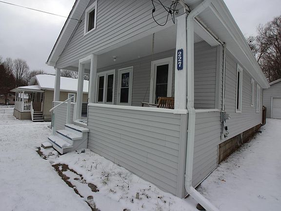 3rd image of 227 Sharon Ave