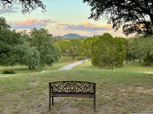 5560 FM 1283, Pipe Creek, TX 78063