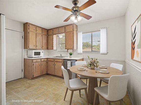 3rd image of 1332 Harrison Ln