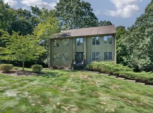 18 Summer Tree Run, Sparta, NJ 07871