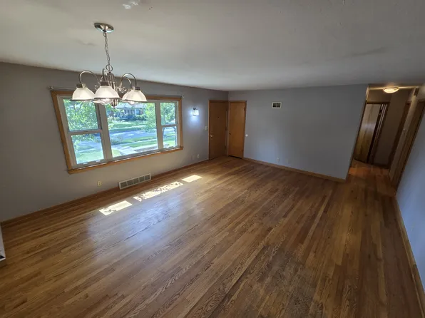 3340 Hillside St, Lincoln, NE 68506