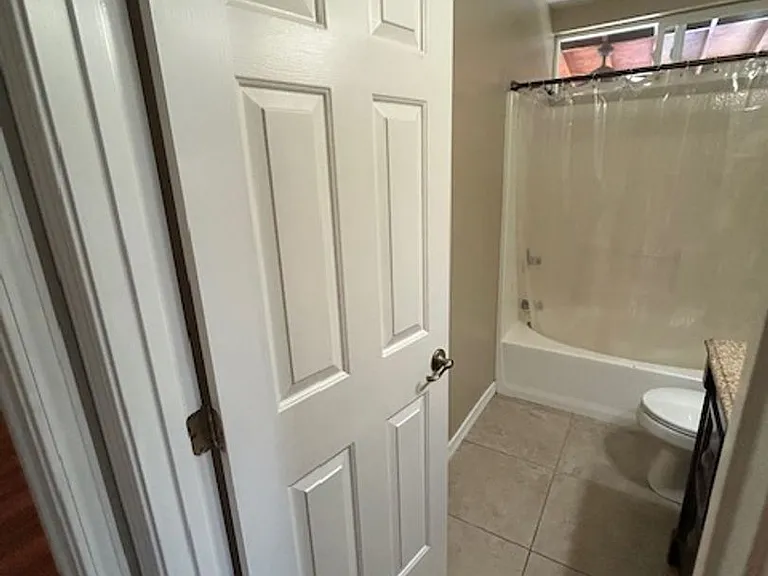 1896 N Matthew Ave — Photo 17