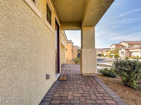 4th image of 303 Windmill Croft Dr