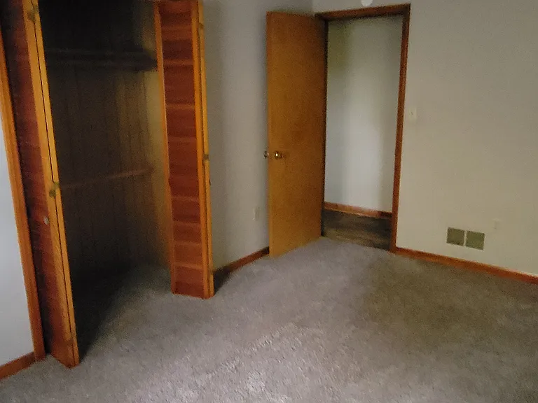 1806 Hawthorne Ave — Photo 9