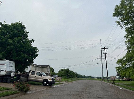 5th image of 423 Meadow Ln