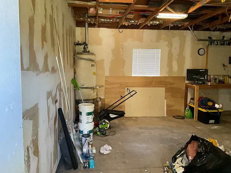 1068 Lupin Ave — Photo 39