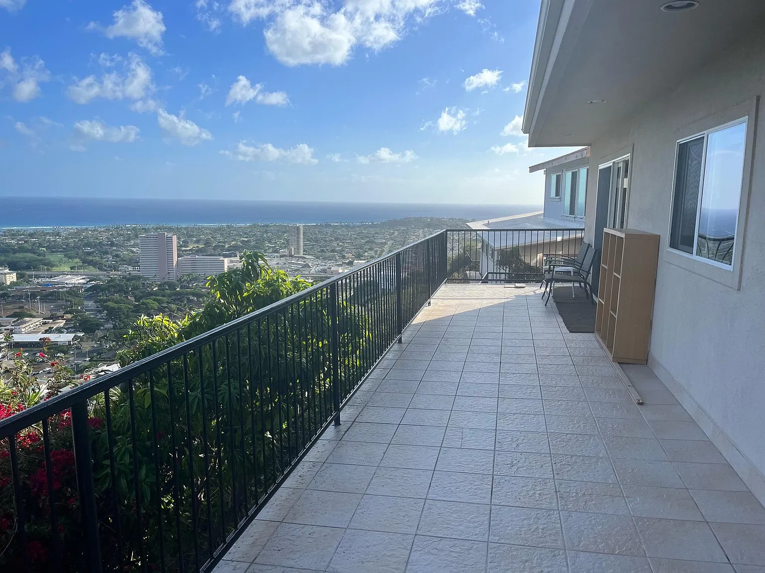 3 bed, 1400 sqft, $4,000 — Photo 2