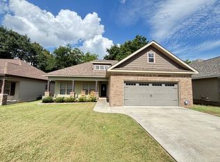 102 Gwinnett Pl, Dothan, AL 36301