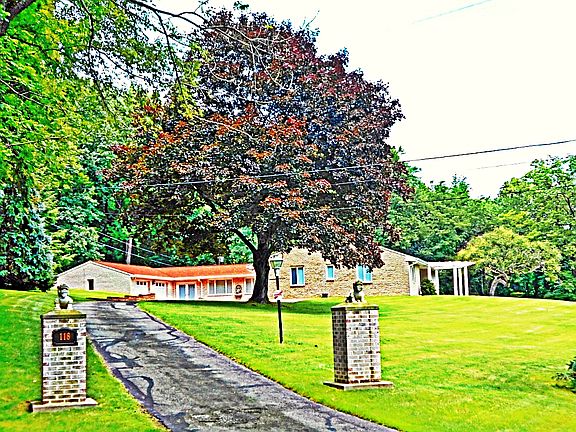3rd image of 118 Huckleberry Ln