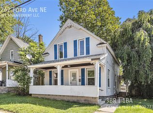 1262 Ford Ave NE, Grand Rapids, MI 49505