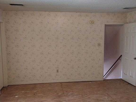 3rd image of 2988 Charlestowne Pl