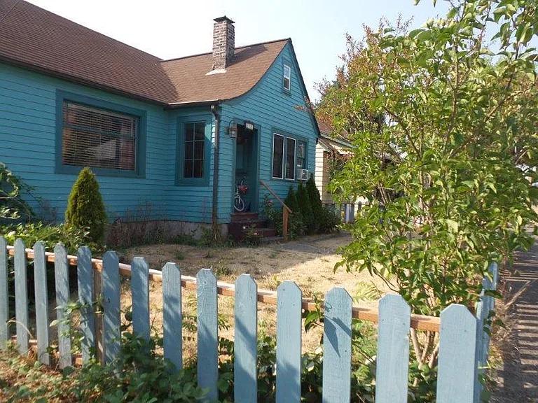 811 Cogean Ave — Photo 3