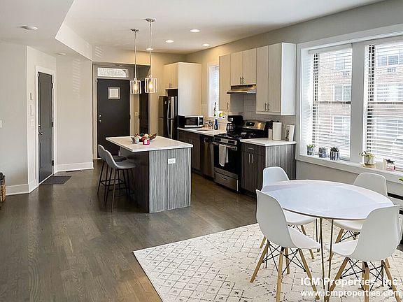 5th image of 2638 N Rockwell St #3F