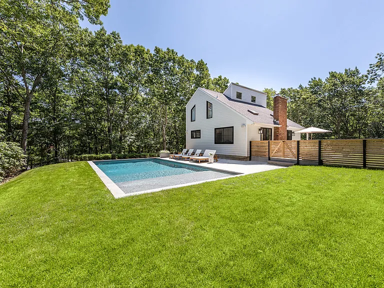 4 Red Fox Ln — Photo 1