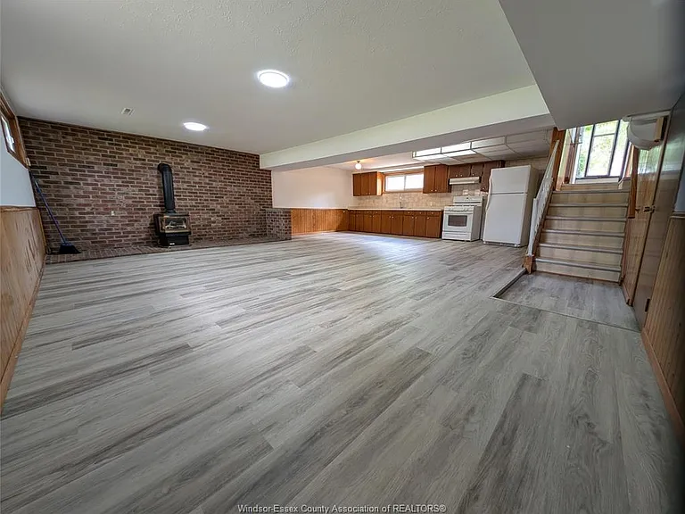 1867 Kent St — Photo 21
