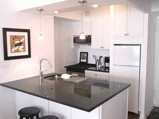 Rented by Barshay Brokerage | media 25