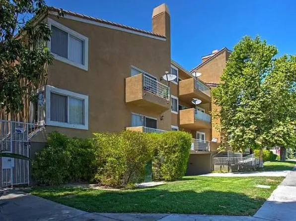 Paramount Villas Aparments