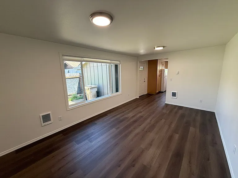 1505 NW Highland Dr — Photo 4