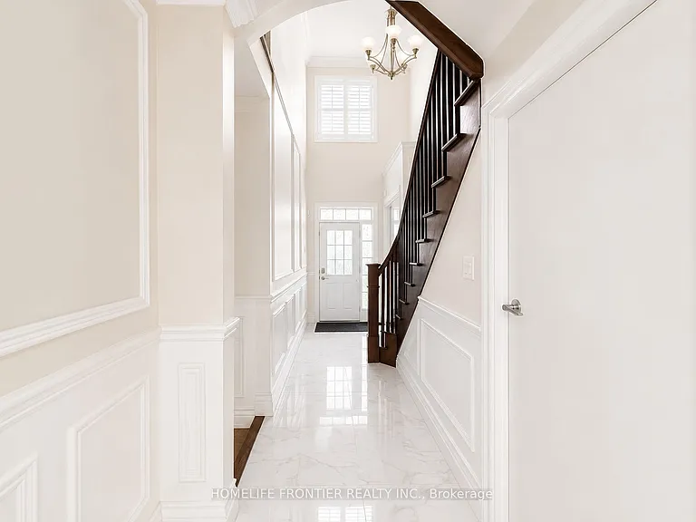 885 Farmstead Dr #UPPER — Photo 13