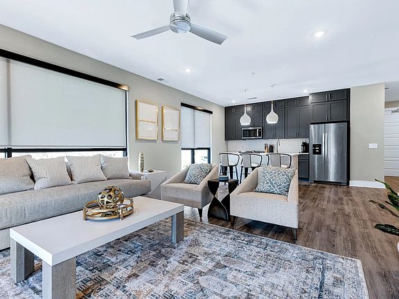 5th image of 400 E Chatham St #401